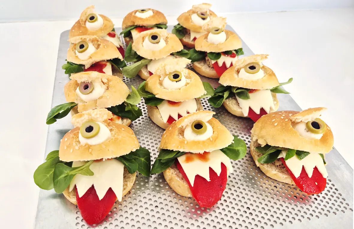 Mini burgers monstres d’Halloween : recette facile pour un buffet original - TRESORS & confettis